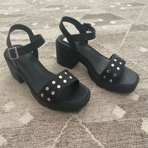 DV Dolce Vita Lorine Sandals, NWB, 9.5, Black. Strappy heels with metal details